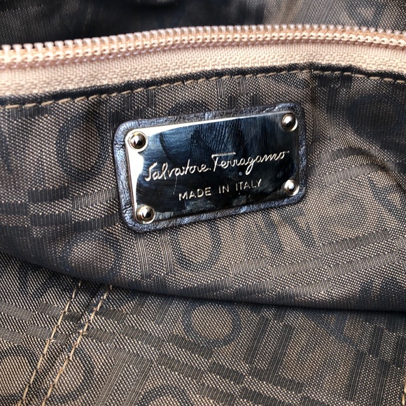 Salvatore Ferragamo pewter pebbled leather clutch - Picture 7 of 8